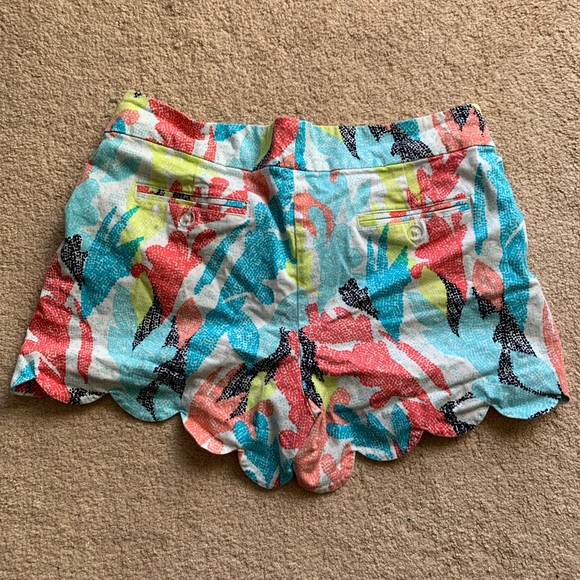 Crown and Ivy Shorts - Picture 2 of 2